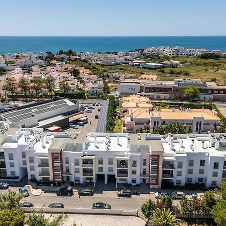 Apartamento T2 Eucalipto 2A Olhos de Agua  Ngoại thất bức ảnh