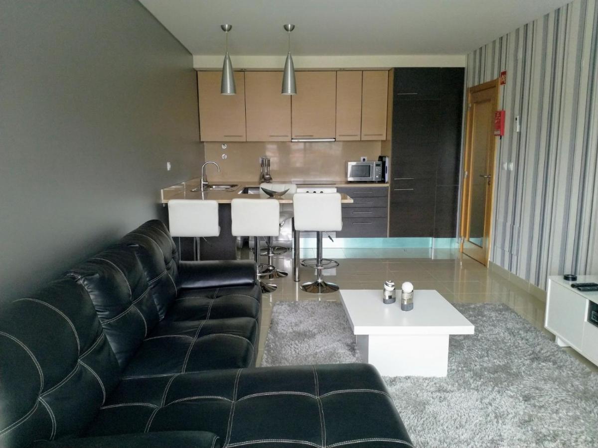 Apartamento T2 Eucalipto 2A Olhos de Agua  Ngoại thất bức ảnh