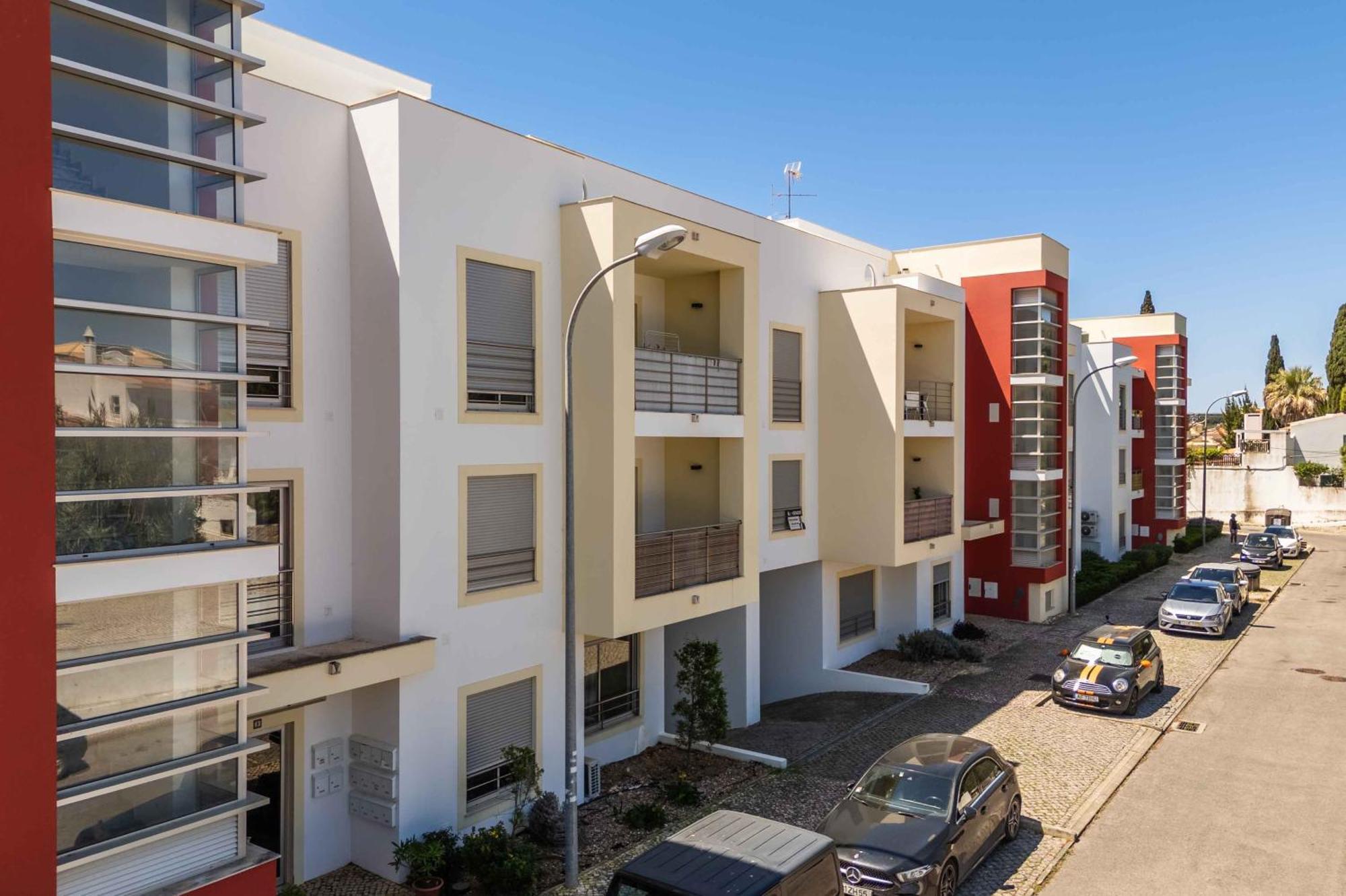Apartamento T2 Eucalipto 2A Olhos de Agua  Ngoại thất bức ảnh